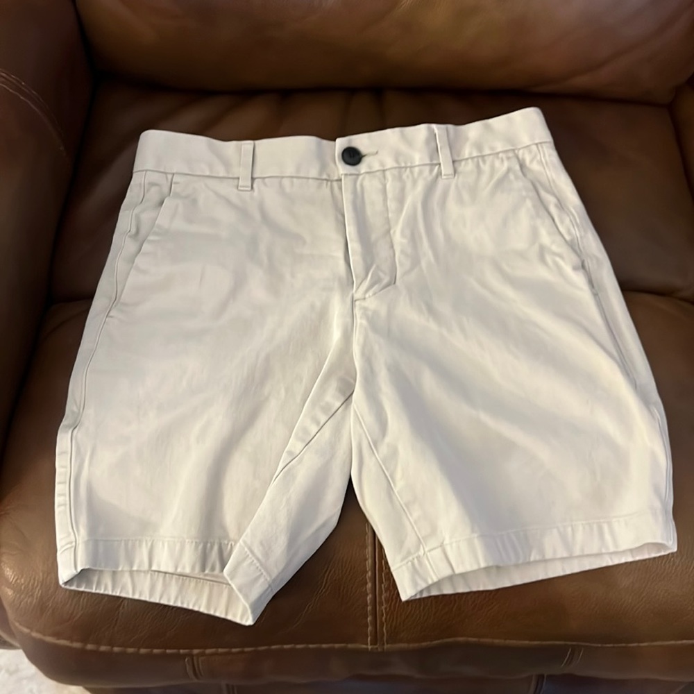 Everlane - 7" Slim Fit Performance Chino Short - Stone - Size 28
